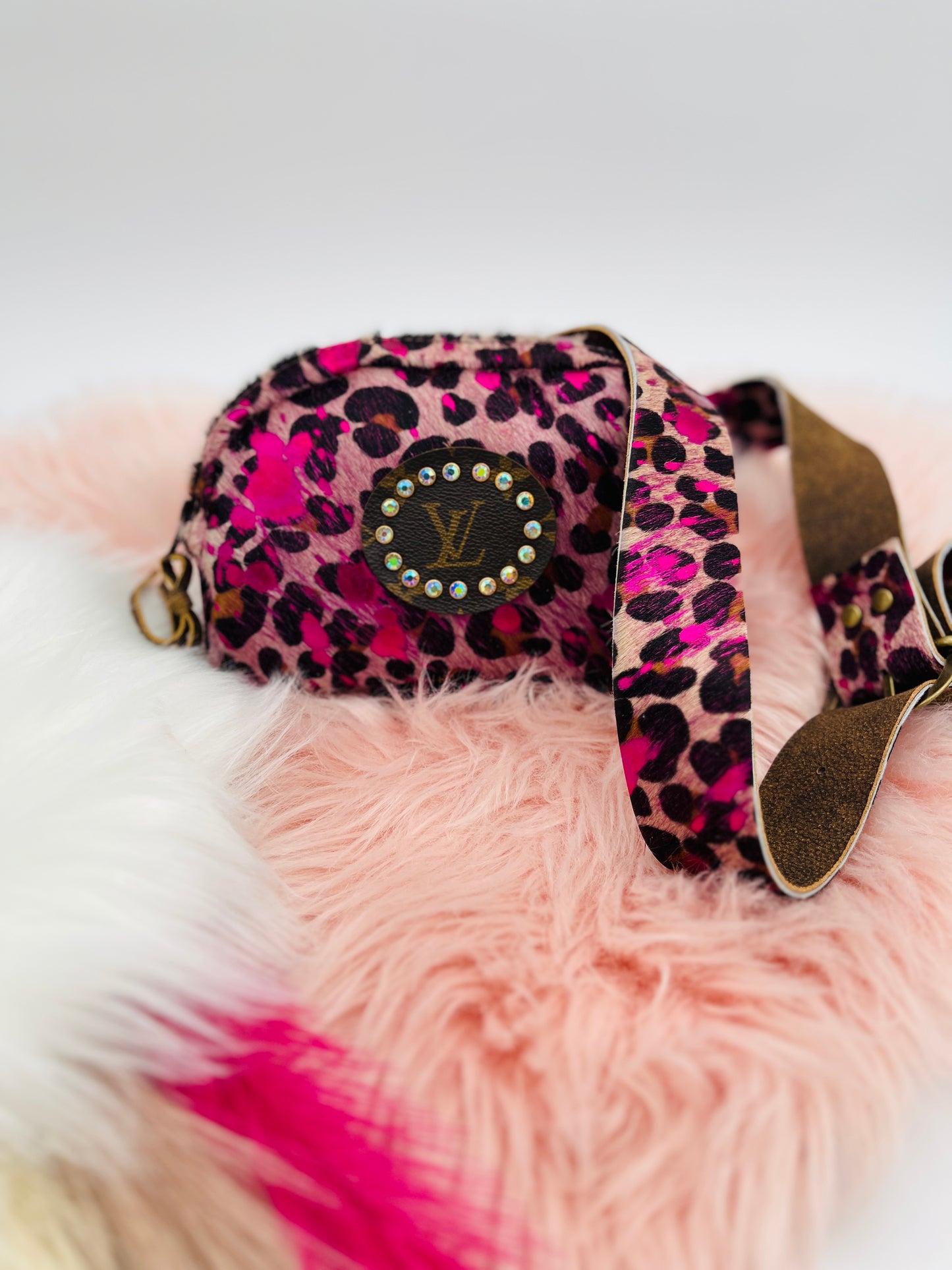 Fiesta Paige Pink and Black Leopard body bag