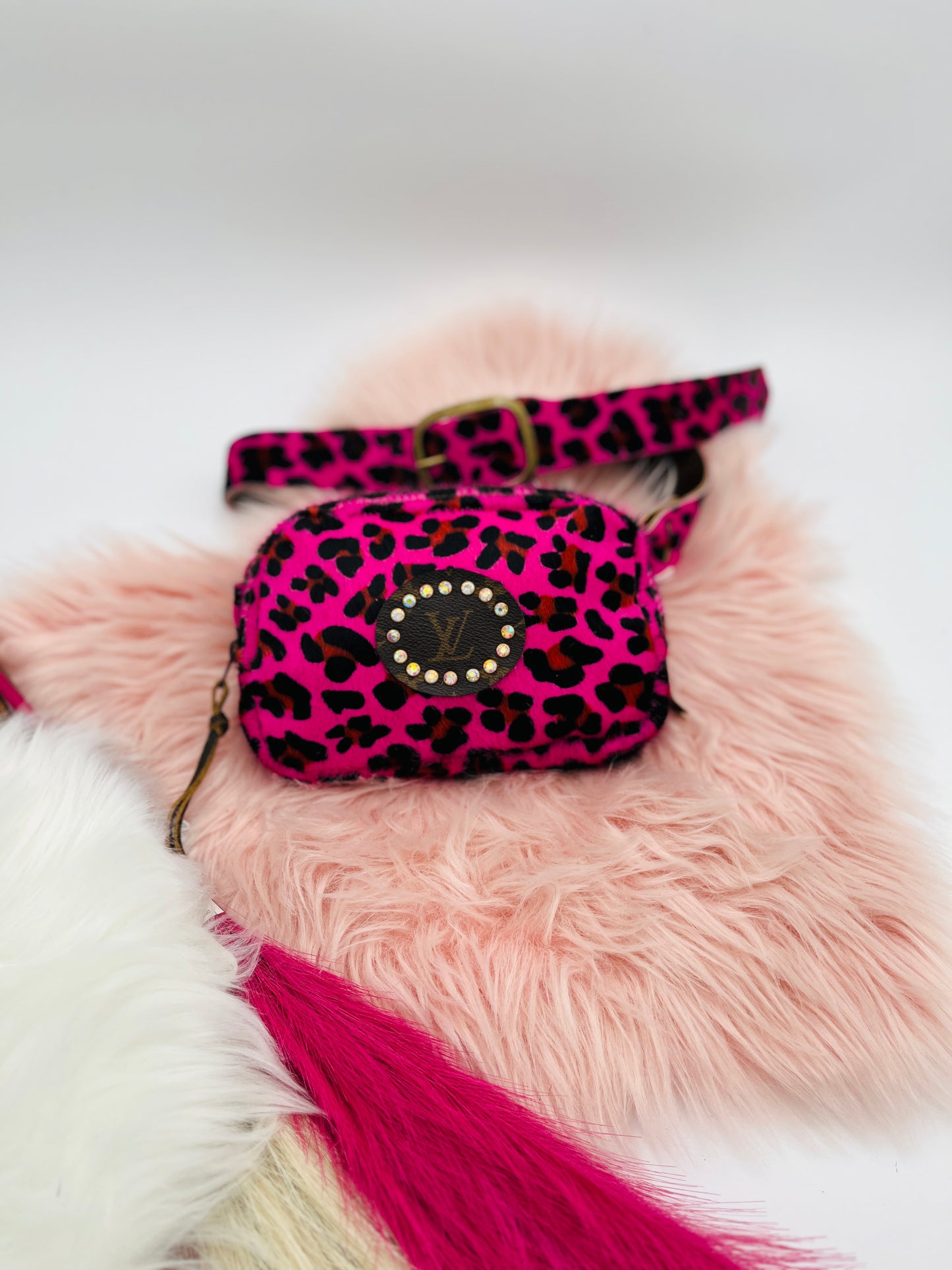Fiesta Paige Pink/BLK Leopard body bag